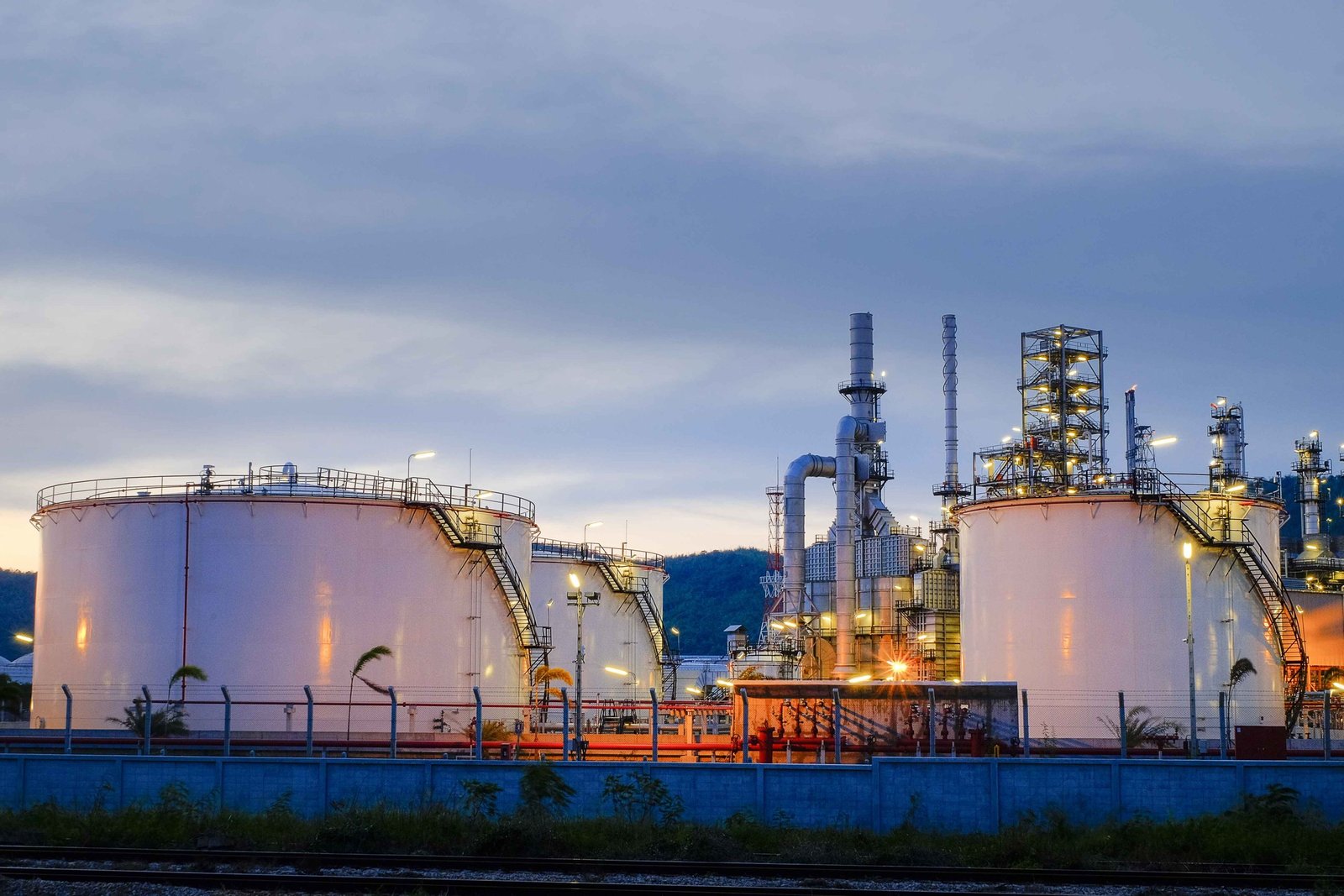 How to Calculate Industrial Storage Tank Capacity: A Practical Guide