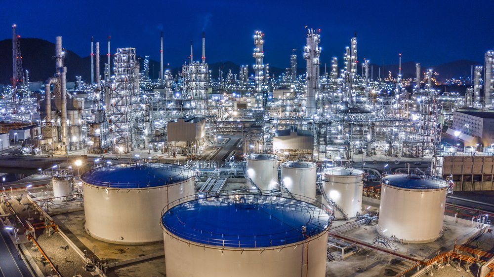 crude oil storage tanks